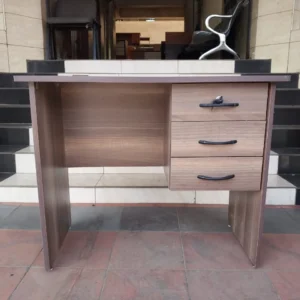 0.9 m Office desk
