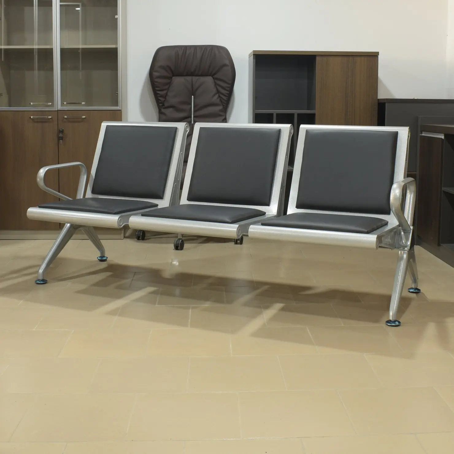 Heavy-Duty-Waiting-Bench-4.webp